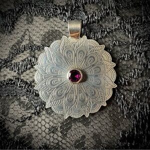 Rhodolite Garnet Medallion Sterling Silver Pendant 925 New
